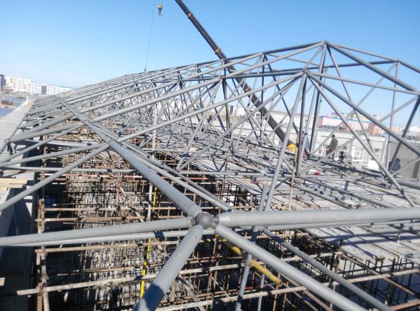 阿勒泰商贸城屋顶网架工程